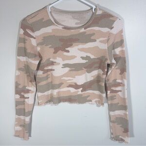 American Eagle Long-Sleeve Waffle-knit Crop Top 〰️ Medium 〰️ Pale Camo